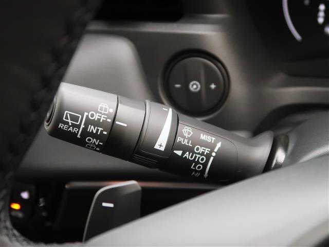 ヴェゼル e:HEV Z 登録済未使用車 純正ディスプレイオーディオ フルセグTV Bluetooth マルチビュー ホンダセンシング ETC2.0 ワイヤレス充電 ブラインドスポットモニター ハンズフリーパワーテールゲート(33枚目)