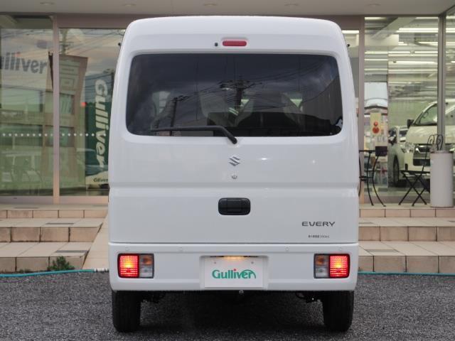 エブリイ ＰＡリミテッド　登録済未使用車　純正オーディオ　　アイドリングストップ　純正ラバーマット　ＵＳＢ入力端子　純正ドアバイザー　スペアキー　保証書　デュアルブレーキサポート　誤発進抑制機能　先行車発進お知らせ機能　ＡＣ（7枚目）