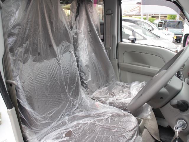 エブリイ ＰＡリミテッド　登録済未使用車　純正オーディオ　　アイドリングストップ　純正ラバーマット　ＵＳＢ入力端子　純正ドアバイザー　スペアキー　保証書　デュアルブレーキサポート　誤発進抑制機能　先行車発進お知らせ機能　ＡＣ（16枚目）