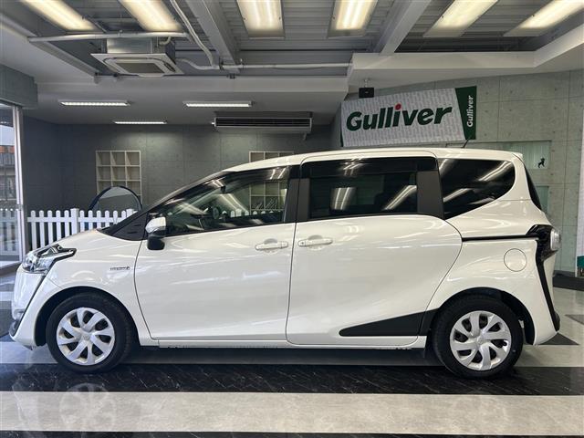 シエンタ ハイブリッドG 純正ナビゲーション Bトゥース ECOモード LEDライト Bカメラ キーフリー スマキー 横滑り防止システム メモリナビ ナビTV ETC ドライブレコーダー 運転席エアバック フルオートエアコン(8枚目)