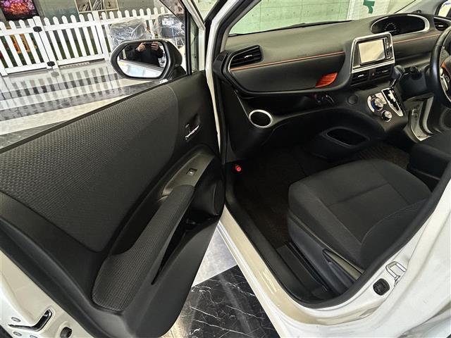 シエンタ ハイブリッドG 純正ナビゲーション Bトゥース ECOモード LEDライト Bカメラ キーフリー スマキー 横滑り防止システム メモリナビ ナビTV ETC ドライブレコーダー 運転席エアバック フルオートエアコン(16枚目)