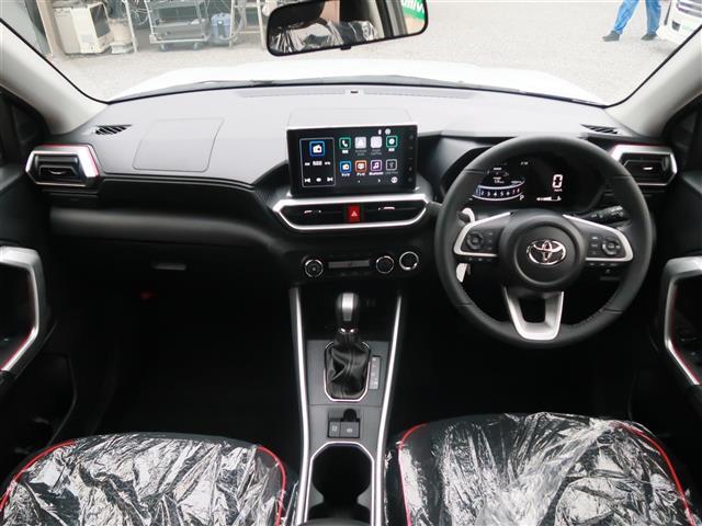 ライズ Ｚ　登録済未使用車　純正ディスプレイオーディオ　パノラミックビューモニター　フルセグＴＶ　ＢＳＭ　ＲＣＴＡ　スマートアシスト　アダプティブクルコン　シートヒーター　取説　保証書　スマートキー　追従クルーズ（17枚目）