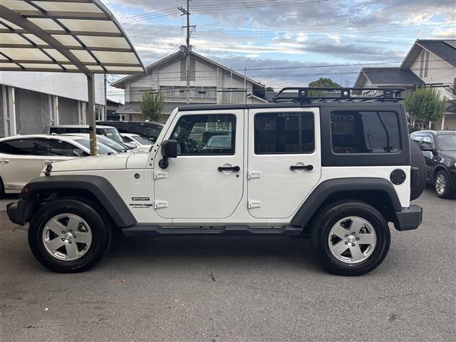 ジープ・ラングラーアンリミテッド スポーツ(4枚目)