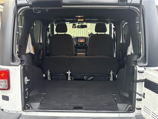 ジープ・ラングラーアンリミテッド スポーツ(10枚目)