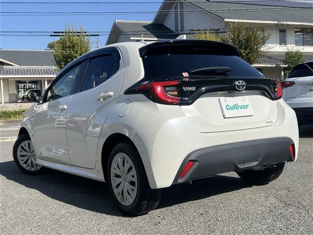 ヤリス Z ワンオーナー セーフティセンス 全方位カメラ ナビ 前後ドラレコ ETC 前席シートヒーター クルコン LEDヘッドライト スペアキー 純正マット ドアバイザー サイドSRS AAC バックモニタ(6枚目)