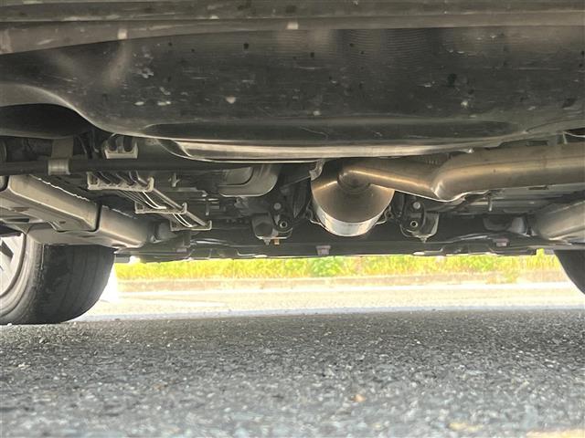 ヤリス Z ワンオーナー セーフティセンス 全方位カメラ ナビ 前後ドラレコ ETC 前席シートヒーター クルコン LEDヘッドライト スペアキー 純正マット ドアバイザー サイドSRS AAC バックモニタ(10枚目)