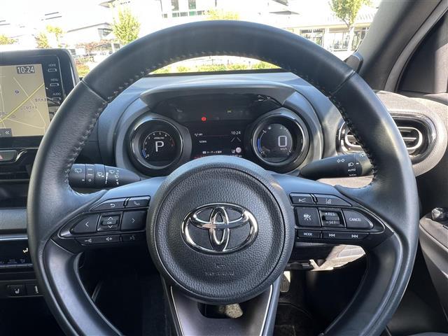 ヤリス Z ワンオーナー セーフティセンス 全方位カメラ ナビ 前後ドラレコ ETC 前席シートヒーター クルコン LEDヘッドライト スペアキー 純正マット ドアバイザー サイドSRS AAC バックモニタ(11枚目)