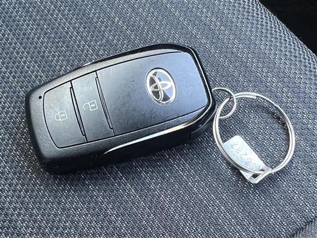 ヤリス Z ワンオーナー セーフティセンス 全方位カメラ ナビ 前後ドラレコ ETC 前席シートヒーター クルコン LEDヘッドライト スペアキー 純正マット ドアバイザー サイドSRS AAC バックモニタ(37枚目)