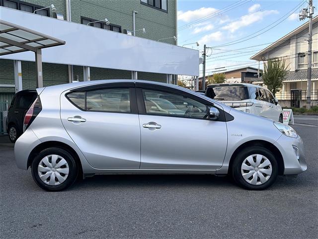 アクア L AC 前席PW アイドリングストップ車 VSC SRS デュアルエアバック キーレスエントリーシステム PS ABS ワンオーナー(4枚目)