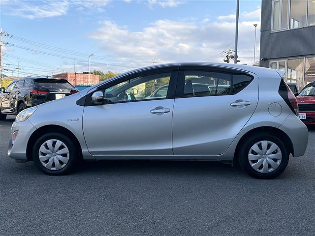 アクア L AC 前席PW アイドリングストップ車 VSC SRS デュアルエアバック キーレスエントリーシステム PS ABS ワンオーナー(5枚目)