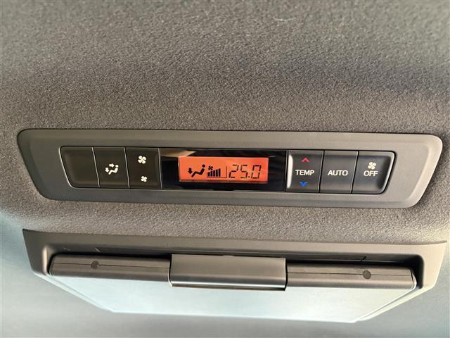 ヴォクシー ＺＳ　煌　地上デジタル　ＳＤナビゲーション　ＴＳＳ　両側パワードア　アイドリングストップ車　パワーウィンド　横滑防止　ブルートゥースオーディオ　Ａライト　ＤＶＤ可　スマートエントリー　Ｂカメラ　３列シート（19枚目）