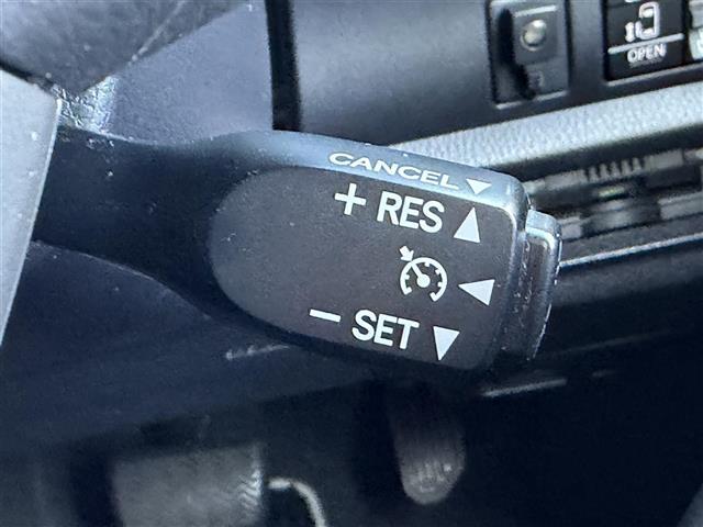 ヴォクシー ＺＳ　煌　地上デジタル　ＳＤナビゲーション　ＴＳＳ　両側パワードア　アイドリングストップ車　パワーウィンド　横滑防止　ブルートゥースオーディオ　Ａライト　ＤＶＤ可　スマートエントリー　Ｂカメラ　３列シート（21枚目）