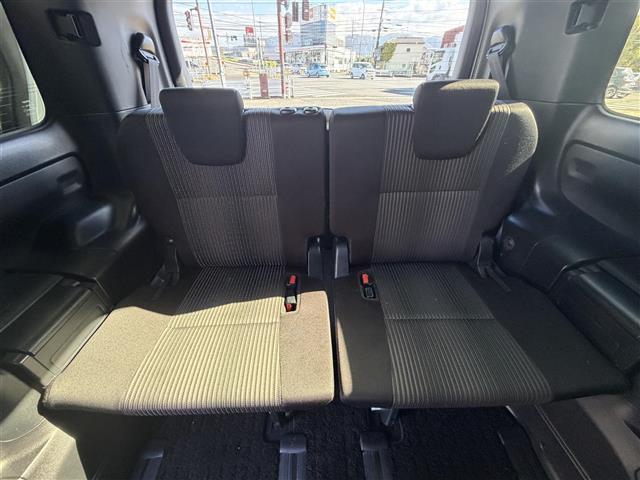 ヴォクシー ＺＳ　煌　地上デジタル　ＳＤナビゲーション　ＴＳＳ　両側パワードア　アイドリングストップ車　パワーウィンド　横滑防止　ブルートゥースオーディオ　Ａライト　ＤＶＤ可　スマートエントリー　Ｂカメラ　３列シート（28枚目）