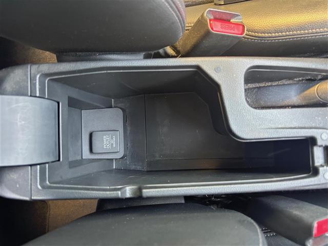 フィットハイブリッド Ｌパッケージ　ＡＵＴＯライト　ＳＤ　ナビ＆ＴＶ　地デジフルセグＴＶ　サイドエアバック　ＤＶＤ再生　ＬＥＤ　ＥＣＯＮ　バックカメラ　オートクルーズコントロール　ＥＴＣ　ＥＳＣ　ＡＵＴＯエアコン　ＡＢＳ　キーフリー（32枚目）