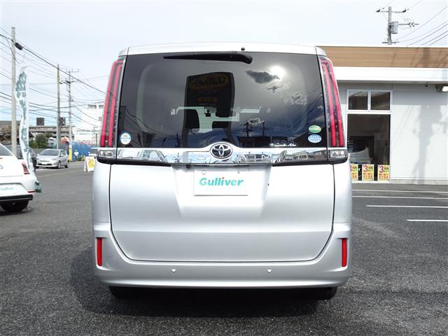 ノア Ｘ　ブレーキサポート　イモビライザー　ＢＴオーディオ　ＳＤ　ＵＳＢポート　アイドリングストッ　ＤＶＤ再生可　デュアルエアコン　クルーズＣ　バックモニタ－　地デジＴＶ　ＬＥＤランプ　オートエアコン　ＥＳＣ（5枚目）