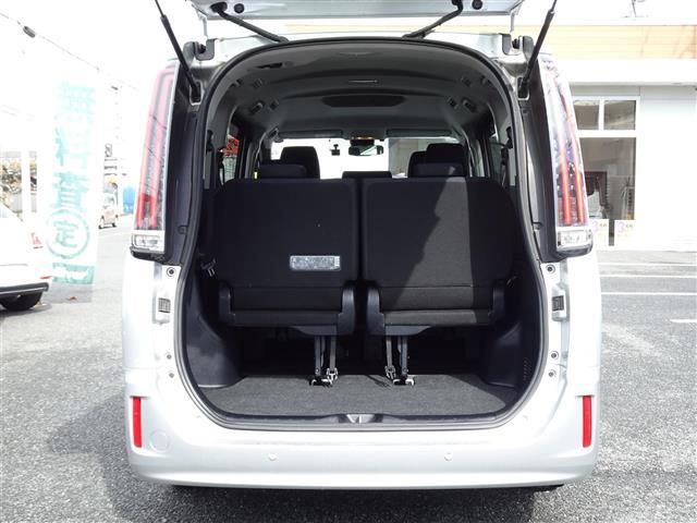 ノア Ｘ　ブレーキサポート　イモビライザー　ＢＴオーディオ　ＳＤ　ＵＳＢポート　アイドリングストッ　ＤＶＤ再生可　デュアルエアコン　クルーズＣ　バックモニタ－　地デジＴＶ　ＬＥＤランプ　オートエアコン　ＥＳＣ（6枚目）