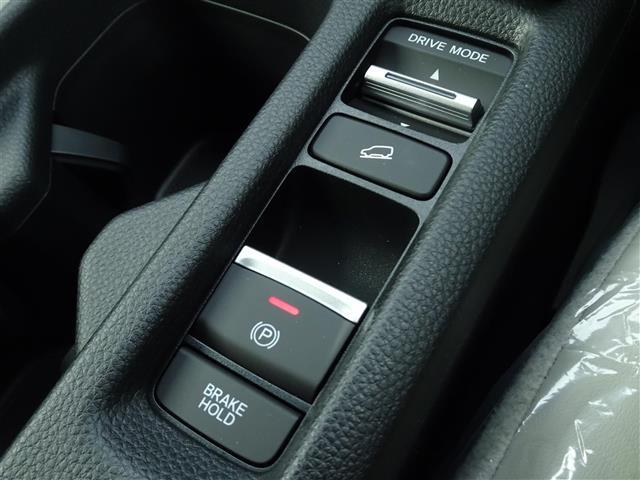 ヴェゼル ｅ：ＨＥＶ　Ｚ・ＰＬａＹパッケージ　ブルートゥース　アイドリングストップ　ワンオーナー　ＬＥＤヘッド　ＵＳＢ　電動テールゲート　衝突被害軽減システム　リヤカメラ　フルセグテレビ　横滑り防止装置　オートライト　シートヒーター　スマートキー（14枚目）