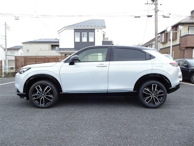 ヴェゼル ｅ：ＨＥＶ　Ｚ・ＰＬａＹパッケージ　ブルートゥース　アイドリングストップ　ワンオーナー　ＬＥＤヘッド　ＵＳＢ　電動テールゲート　衝突被害軽減システム　リヤカメラ　フルセグテレビ　横滑り防止装置　オートライト　シートヒーター　スマートキー（16枚目）