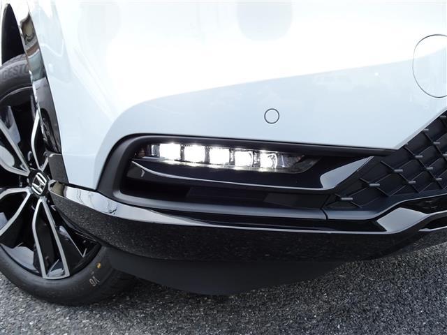 ヴェゼル ｅ：ＨＥＶ　Ｚ・ＰＬａＹパッケージ　ブルートゥース　アイドリングストップ　ワンオーナー　ＬＥＤヘッド　ＵＳＢ　電動テールゲート　衝突被害軽減システム　リヤカメラ　フルセグテレビ　横滑り防止装置　オートライト　シートヒーター　スマートキー（19枚目）