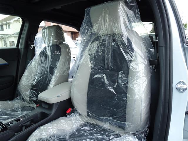 ヴェゼル ｅ：ＨＥＶ　Ｚ・ＰＬａＹパッケージ　ブルートゥース　アイドリングストップ　ワンオーナー　ＬＥＤヘッド　ＵＳＢ　電動テールゲート　衝突被害軽減システム　リヤカメラ　フルセグテレビ　横滑り防止装置　オートライト　シートヒーター　スマートキー（27枚目）