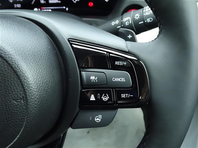 ヴェゼル ｅ：ＨＥＶ　Ｚ・ＰＬａＹパッケージ　ブルートゥース　アイドリングストップ　ワンオーナー　ＬＥＤヘッド　ＵＳＢ　電動テールゲート　衝突被害軽減システム　リヤカメラ　フルセグテレビ　横滑り防止装置　オートライト　シートヒーター　スマートキー（30枚目）