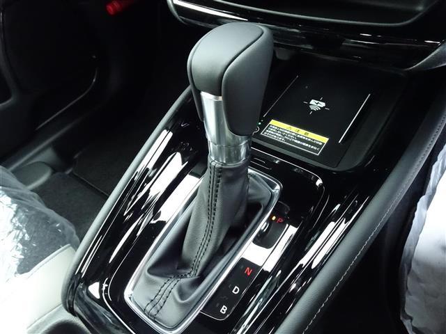 ヴェゼル ｅ：ＨＥＶ　Ｚ・ＰＬａＹパッケージ　ブルートゥース　アイドリングストップ　ワンオーナー　ＬＥＤヘッド　ＵＳＢ　電動テールゲート　衝突被害軽減システム　リヤカメラ　フルセグテレビ　横滑り防止装置　オートライト　シートヒーター　スマートキー（31枚目）