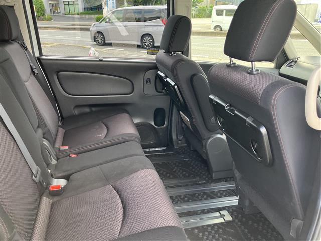 セレナ ハイウェイスター S-ハイブリッド Vセレクション BTオーディオ 地デジTV リアエアコン 横滑防止 助手席エアバッグ DVD再生 Bカメ 三列シート HDDナビ オートエアコン キーレス パワーステアリング ABS ETC パワーウィンドウ(10枚目)