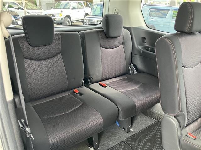 セレナ ハイウェイスター S-ハイブリッド Vセレクション BTオーディオ 地デジTV リアエアコン 横滑防止 助手席エアバッグ DVD再生 Bカメ 三列シート HDDナビ オートエアコン キーレス パワーステアリング ABS ETC パワーウィンドウ(12枚目)