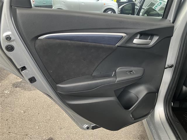 シャトル ハイブリッドXスタイルエディション 地デジ オートエアコン サイドエアバック クルコン オートライト LEDヘッド パワーステアリング ナビTV ETC ABS パワーウインドウ キーレスエントリー エアバッグ スマートキ バックモニタ(17枚目)