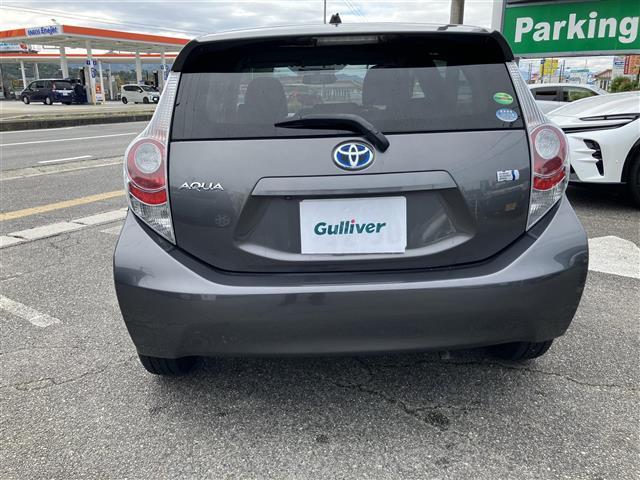 アクア Ｓ　スマートキープッシュスタート　ＢＬＵＥＴＯＯＴＨ　キーレスエントリ　オートライト　ナビ＆ＴＶ　オートエアコン　デュアルエアバック　ＥＳＣ　パワーウィンドウ　ＥＴＣ　ＳＲＳ　ワンセグＴＶ　ＡＢＳ（21枚目）