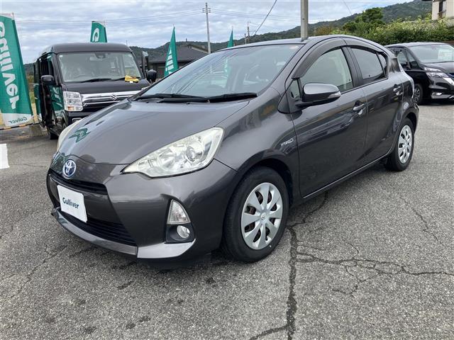 アクア Ｓ　スマートキープッシュスタート　ＢＬＵＥＴＯＯＴＨ　キーレスエントリ　オートライト　ナビ＆ＴＶ　オートエアコン　デュアルエアバック　ＥＳＣ　パワーウィンドウ　ＥＴＣ　ＳＲＳ　ワンセグＴＶ　ＡＢＳ（24枚目）