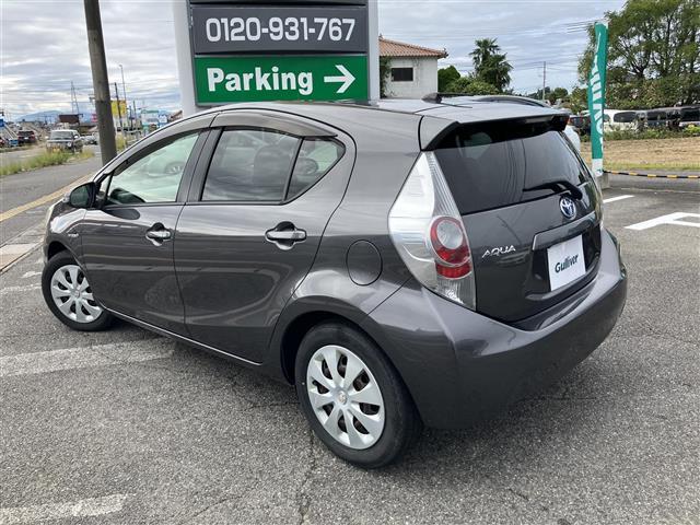 アクア Ｓ　スマートキープッシュスタート　ＢＬＵＥＴＯＯＴＨ　キーレスエントリ　オートライト　ナビ＆ＴＶ　オートエアコン　デュアルエアバック　ＥＳＣ　パワーウィンドウ　ＥＴＣ　ＳＲＳ　ワンセグＴＶ　ＡＢＳ（27枚目）