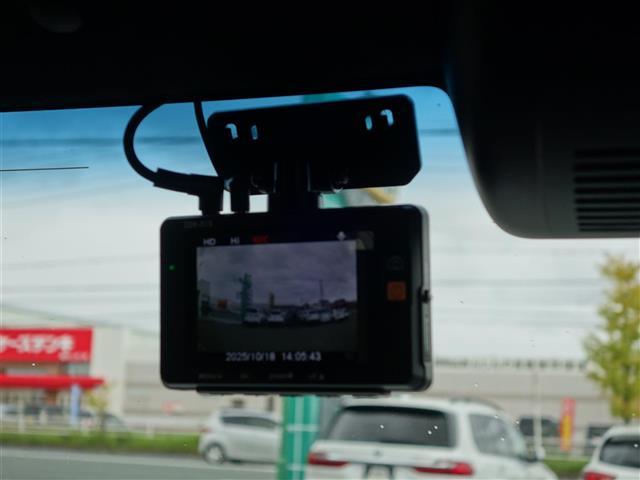 Ｎ－ＢＯＸカスタム Ｇ・Ｌターボホンダセンシング　フルセ　両側ＰＷスライドドア　ＡＨＢ　車線逸脱　Ｂモニタ　Ｉストップ　ＢＬＵＥＴＯＯＴＨ　レーダークルーズ　セキュリティー　ＵＳＢ接続　ＳＤ　ナビＴＶ　キーレスエントリー　ＶＳＡ　ベンチＳ　ＰＷ　ＰＳ（9枚目）