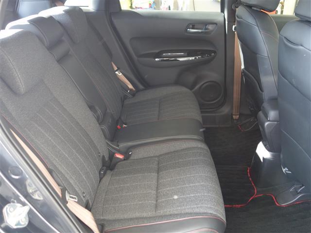 フィット ｅ：ＨＥＶホーム　２０周年特別仕様車　カーサ　ＬＫＡＳ　ＢＴ接続　ＴＶ　シートヒーター　横滑り防止装置　オートライト　ＥＴＣ　ＬＥＤヘッドライト　ドライブレコーダー　スマキー　サイドエアバック　盗難防止システム　アイドリングストップ　ＡＡＣ（16枚目）