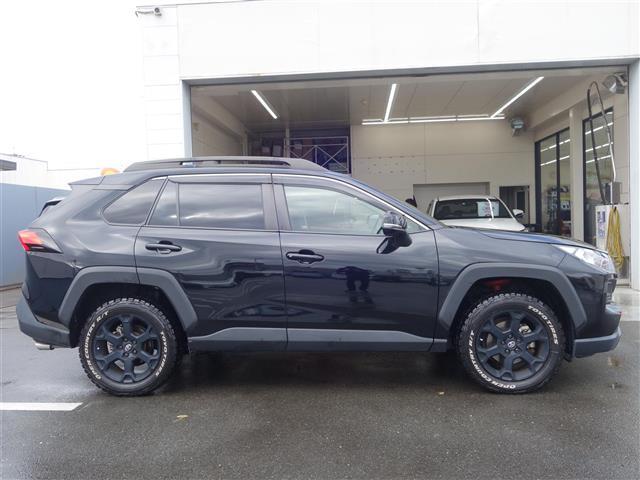 RAV4 アドベンチャー オフロードパッケージ 黒革シート BT接続 レーダーC AHB パワーウインドウ AAC キーフリー LEDランプ スマートキ ミュージックプレイヤー接続可 横滑り防止装置 アイドリングストップ ABS 盗難防止装置 PS(19枚目)