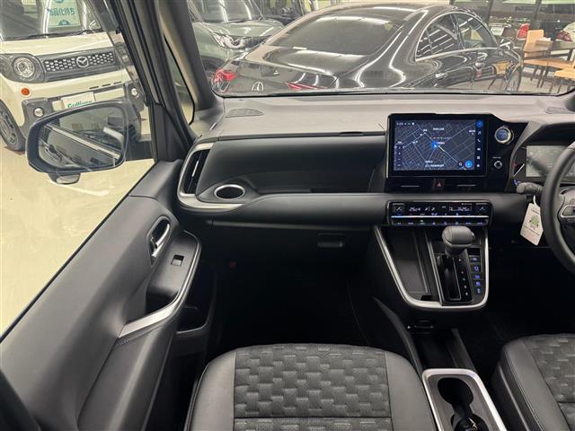 ヴォクシー ハイブリッドS-Z(2枚目)