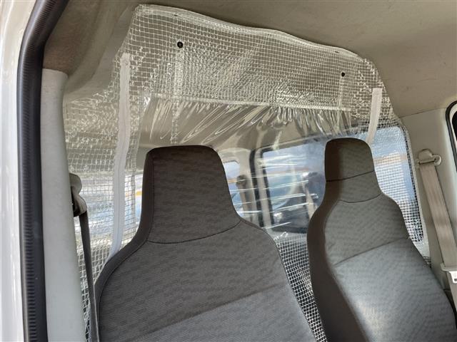 ＮＶ１００クリッパーバン ＤＸ　ハイルーフ　５ＡＧＳ車　純正ラジオ　集中ドアロック　ヘッドライトレベライザー　純正ゴムフロアマット　純正ドアバイザー（10枚目）