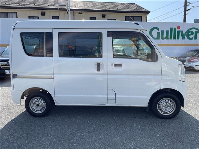 ＮＶ１００クリッパーバン ＤＸ　ハイルーフ　５ＡＧＳ車　純正ラジオ　集中ドアロック　ヘッドライトレベライザー　純正ゴムフロアマット　純正ドアバイザー（17枚目）