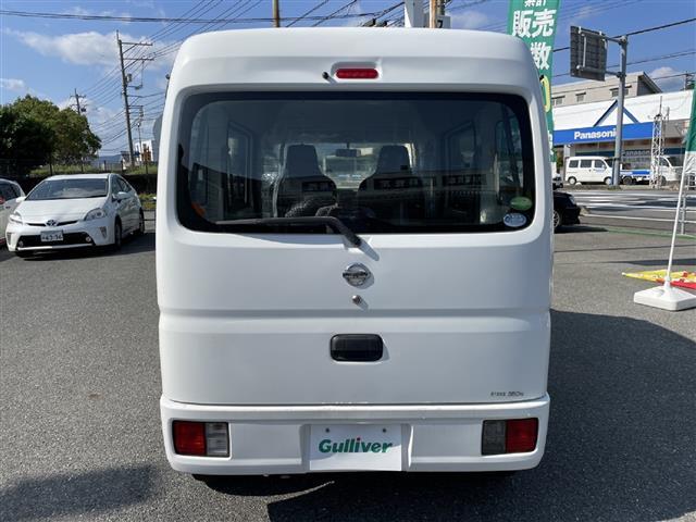 ＮＶ１００クリッパーバン ＤＸ　ハイルーフ　５ＡＧＳ車　純正ラジオ　集中ドアロック　ヘッドライトレベライザー　純正ゴムフロアマット　純正ドアバイザー（18枚目）