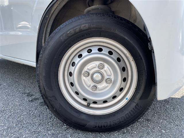 ＮＶ１００クリッパーバン ＤＸ　ハイルーフ　５ＡＧＳ車　純正ラジオ　集中ドアロック　ヘッドライトレベライザー　純正ゴムフロアマット　純正ドアバイザー（21枚目）