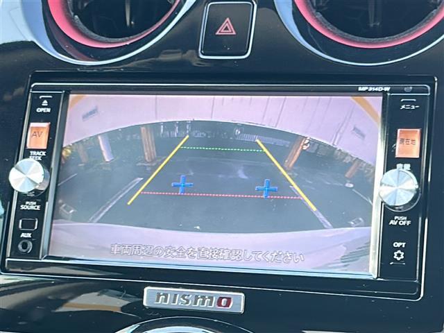 ノート ニスモ　ワンオーナー　保証書　取扱説明書　純正ナビ　ＴＶ／ＣＤ／ＤＶＤ／Ｂｌｕｅｔｏｏｔｈ　バックカメラ　アイドリングストップ　オートライト　フォグライト　ドアバイザー　純正フロアマット　電動ミラー　ＥＴＣ（6枚目）