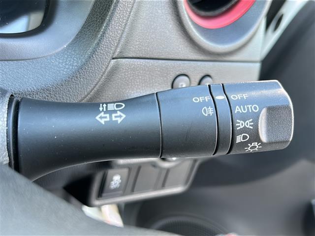 ノート ニスモ　ワンオーナー　保証書　取扱説明書　純正ナビ　ＴＶ／ＣＤ／ＤＶＤ／Ｂｌｕｅｔｏｏｔｈ　バックカメラ　アイドリングストップ　オートライト　フォグライト　ドアバイザー　純正フロアマット　電動ミラー　ＥＴＣ（8枚目）