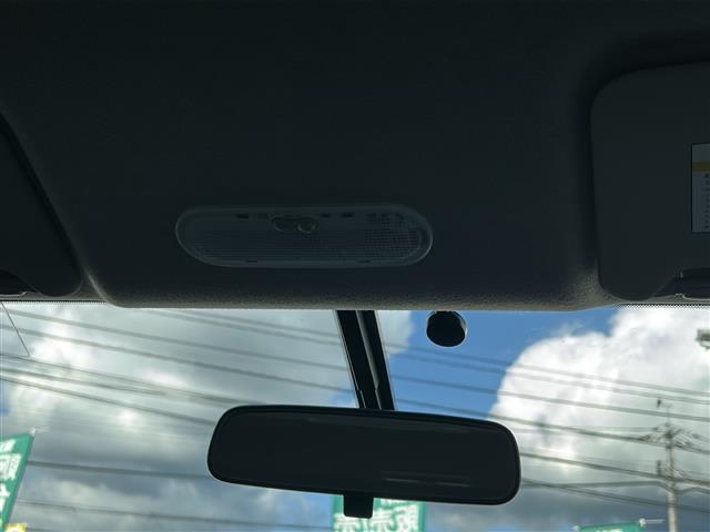 ノート ニスモ　ワンオーナー　保証書　取扱説明書　純正ナビ　ＴＶ／ＣＤ／ＤＶＤ／Ｂｌｕｅｔｏｏｔｈ　バックカメラ　アイドリングストップ　オートライト　フォグライト　ドアバイザー　純正フロアマット　電動ミラー　ＥＴＣ（9枚目）