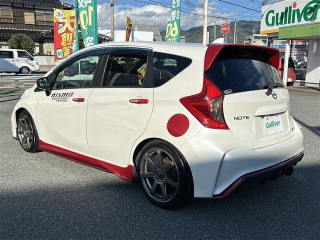 ノート ニスモ　ワンオーナー　保証書　取扱説明書　純正ナビ　ＴＶ／ＣＤ／ＤＶＤ／Ｂｌｕｅｔｏｏｔｈ　バックカメラ　アイドリングストップ　オートライト　フォグライト　ドアバイザー　純正フロアマット　電動ミラー　ＥＴＣ（33枚目）