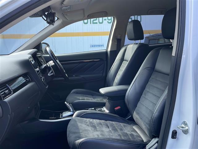 アウトランダーPHEV Gナビパッケージ 純正BT/USB 全周囲カメラ ハーフレザーシート 右前席パワーシート 前席シートヒーター 純正LED 純正フォグ オートライト 純正18インチAW パワーバックドア 革巻ステア クルコン ドラレコ(15枚目)