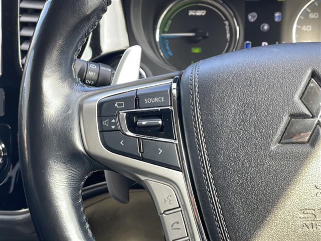 アウトランダーPHEV Gナビパッケージ 純正BT/USB 全周囲カメラ ハーフレザーシート 右前席パワーシート 前席シートヒーター 純正LED 純正フォグ オートライト 純正18インチAW パワーバックドア 革巻ステア クルコン ドラレコ(18枚目)
