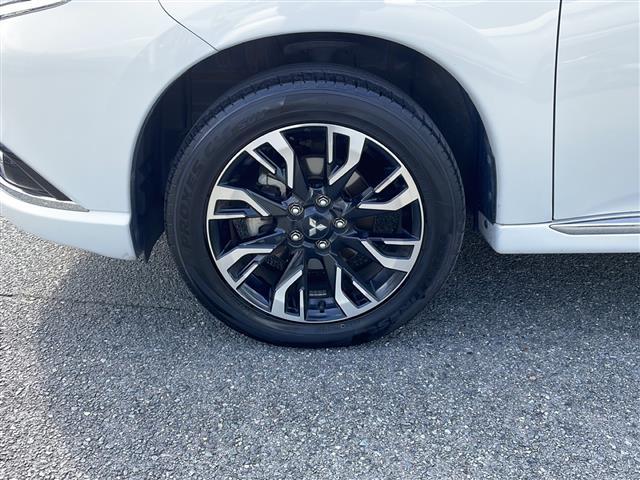 アウトランダーPHEV Gナビパッケージ 純正BT/USB 全周囲カメラ ハーフレザーシート 右前席パワーシート 前席シートヒーター 純正LED 純正フォグ オートライト 純正18インチAW パワーバックドア 革巻ステア クルコン ドラレコ(40枚目)