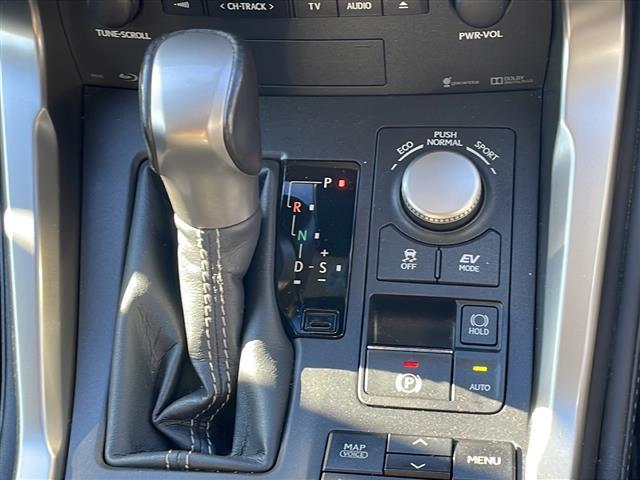 NX NX300h Iパッケージ ワンオーナー パノラマルーフ ブラックレザーシート シートヒーター レーダークルーズコントロール プリクラッシュセーフティシステム メーカー純正ナビ フルセグTV バックカメラ カードキー(13枚目)