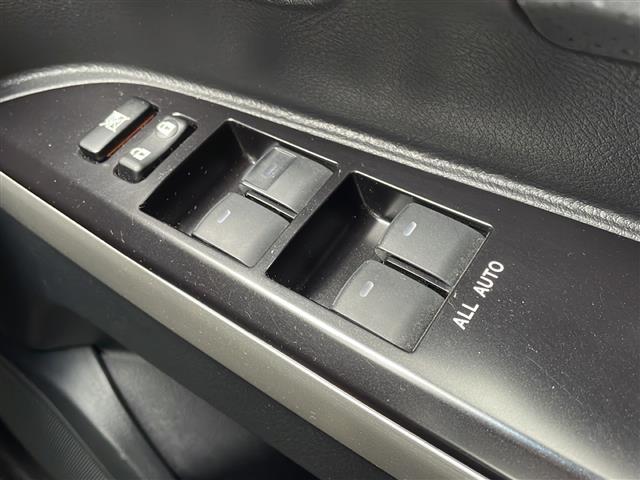 買取実績Ｎｏ，１※のガリバーだからこそできる高価買取！※２０２０年１月　（株）日本能率協会総合研究所調べ（国内中古車買取市場の大手買取専門業者を対象とした「中古自動車買取台数Ｎｏ．１調査」より）