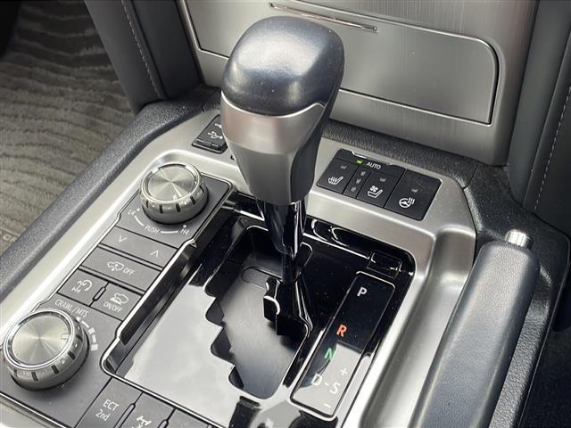 気になる車はすぐにお問い合わせください！画面右側の００６６から始まる無料ダイヤルからお問い合わせ下さい！専門スタッフがお車のご質問にお答えいたします！